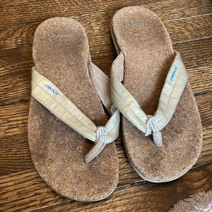 DKNY Flip Flops